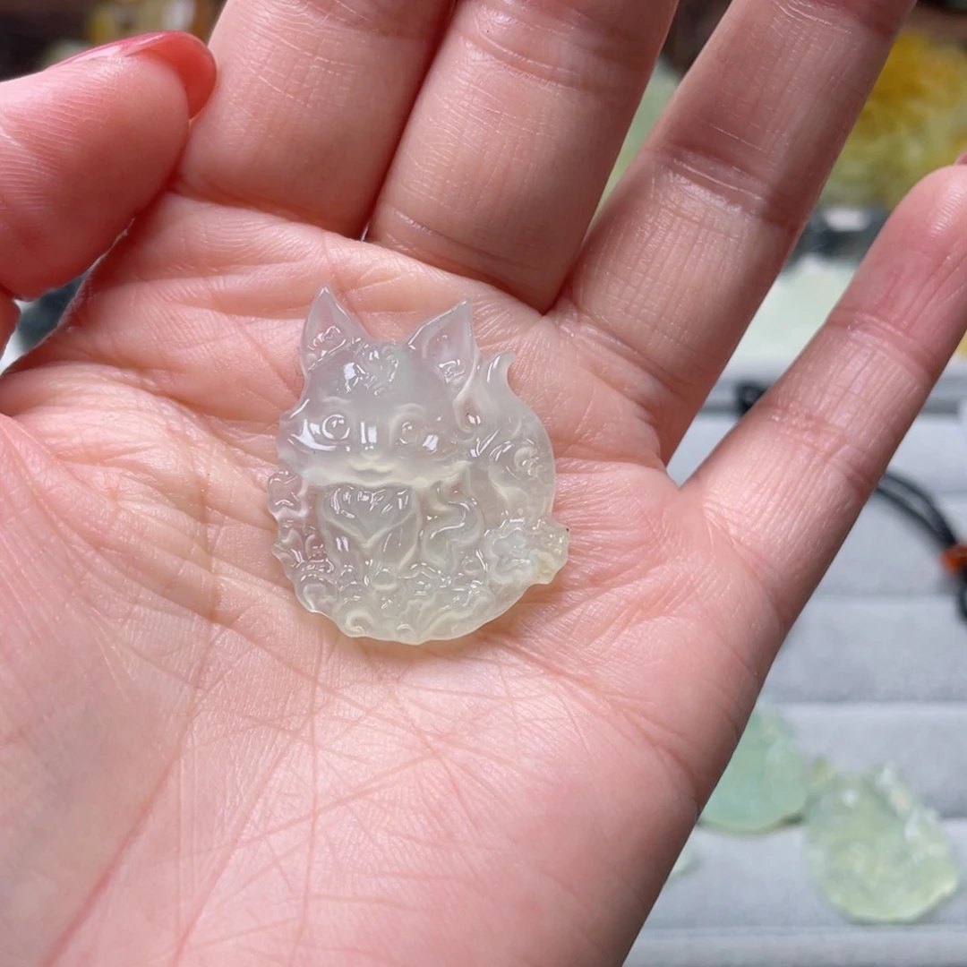 蛇纹石玉颈饰未镶嵌橙***。