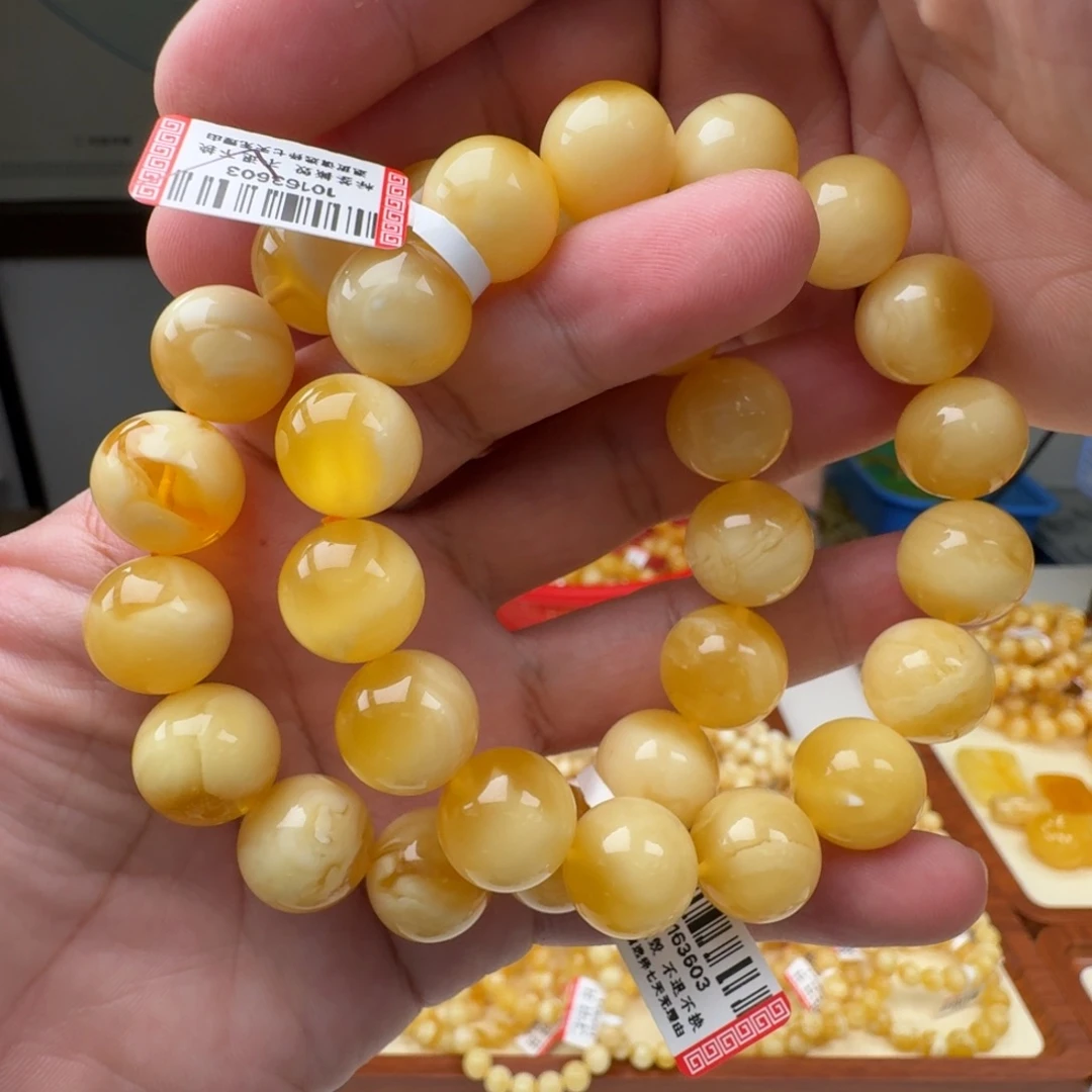 琥珀未镶嵌裸石多样性发其一