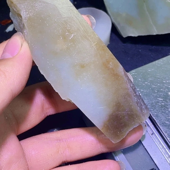 和田玉未镶嵌珠宝半成品