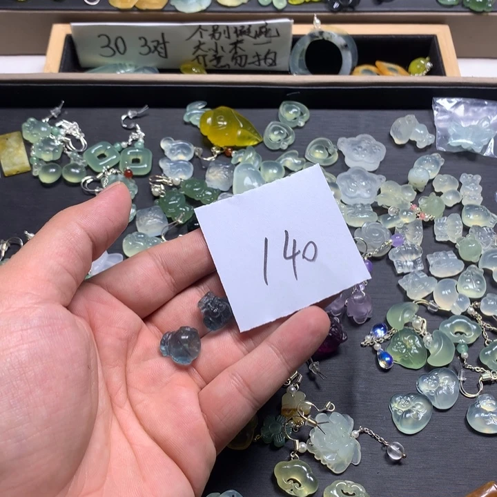 小***夜蛇纹石玉合金耳钉