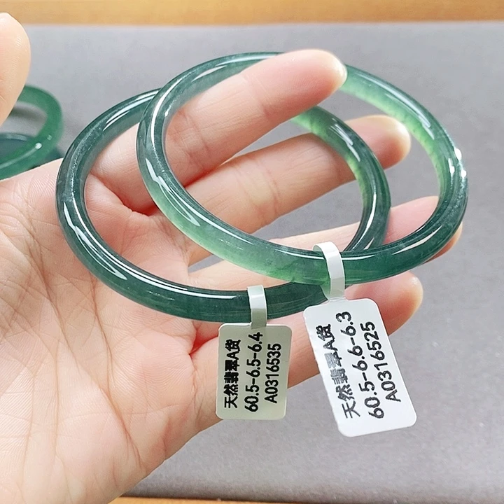 翡翠未镶嵌手镯（圆镯）