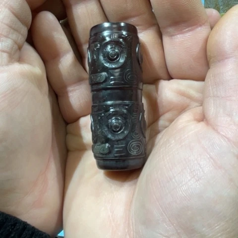 蛇纹石玉颈饰未镶嵌上**水