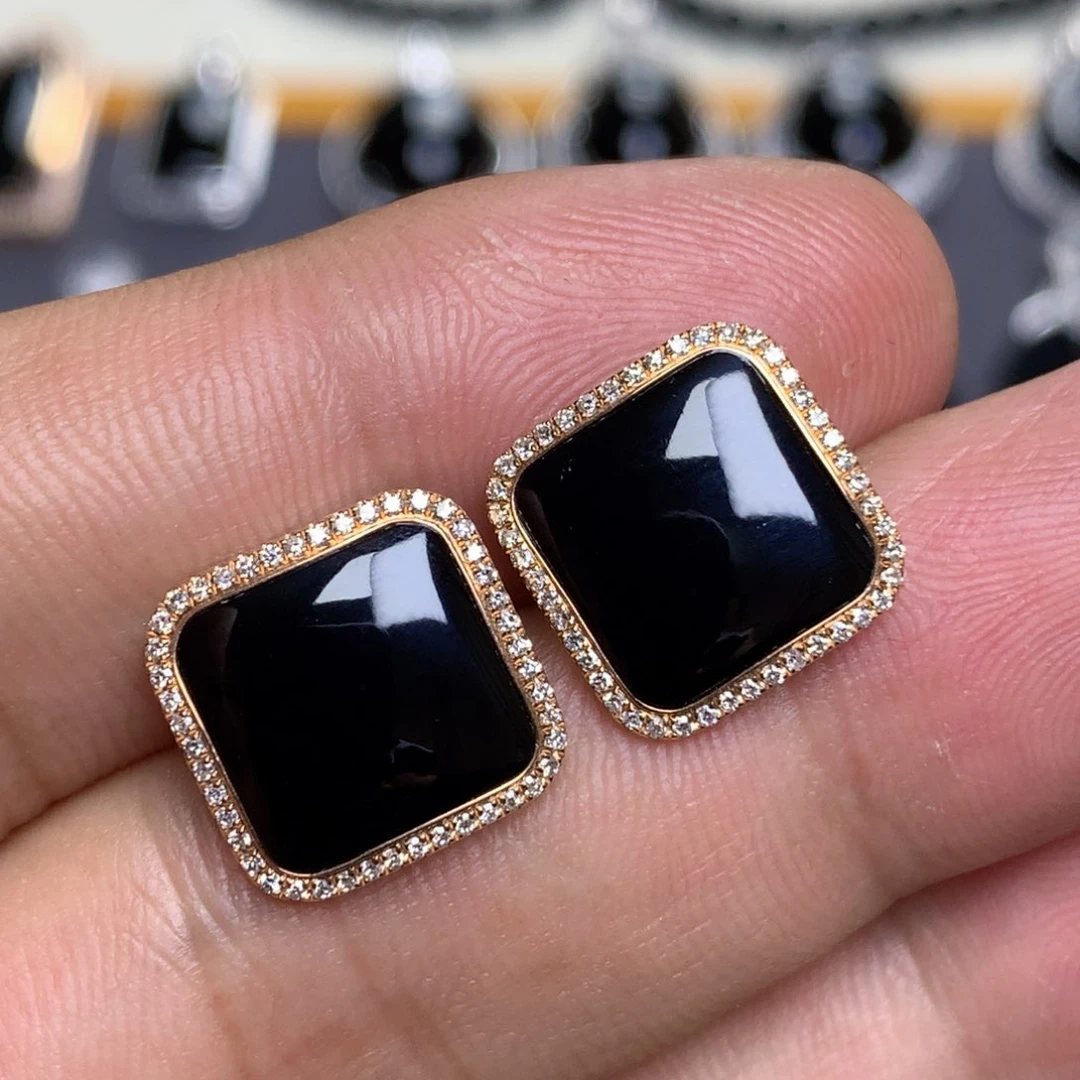 18K金镶嵌翡翠耳饰墨翠耳钉