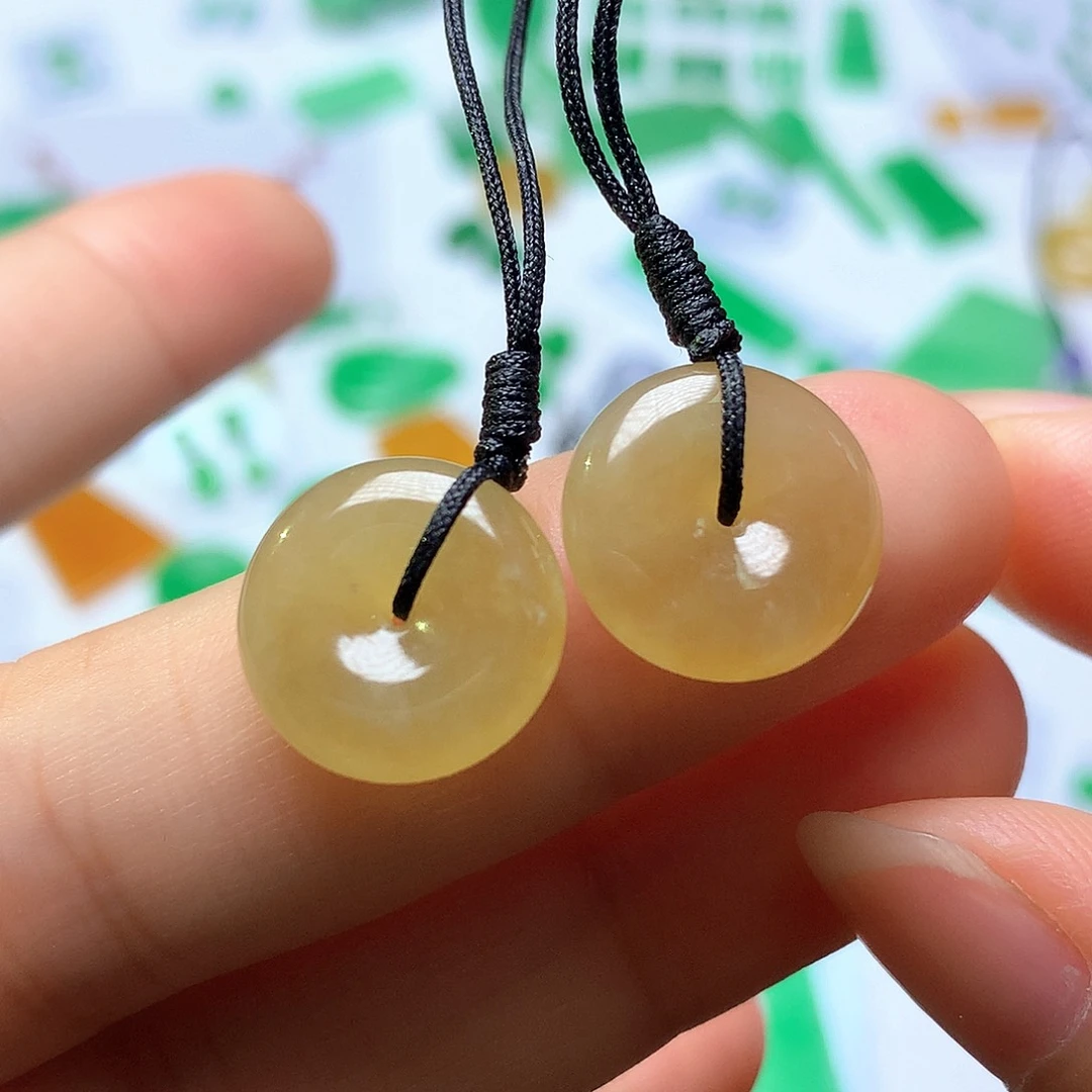 翡翠未镶嵌颈饰扣