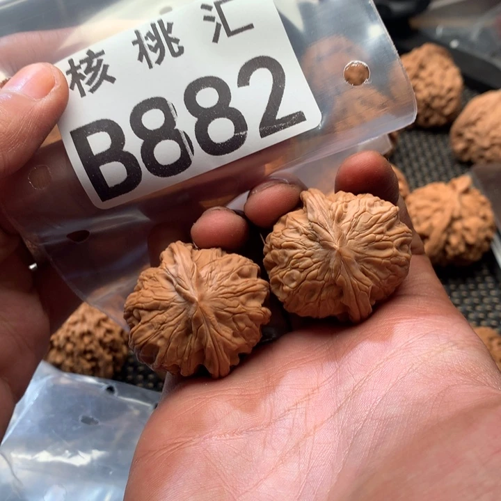 吊坠文玩核桃小金鱼