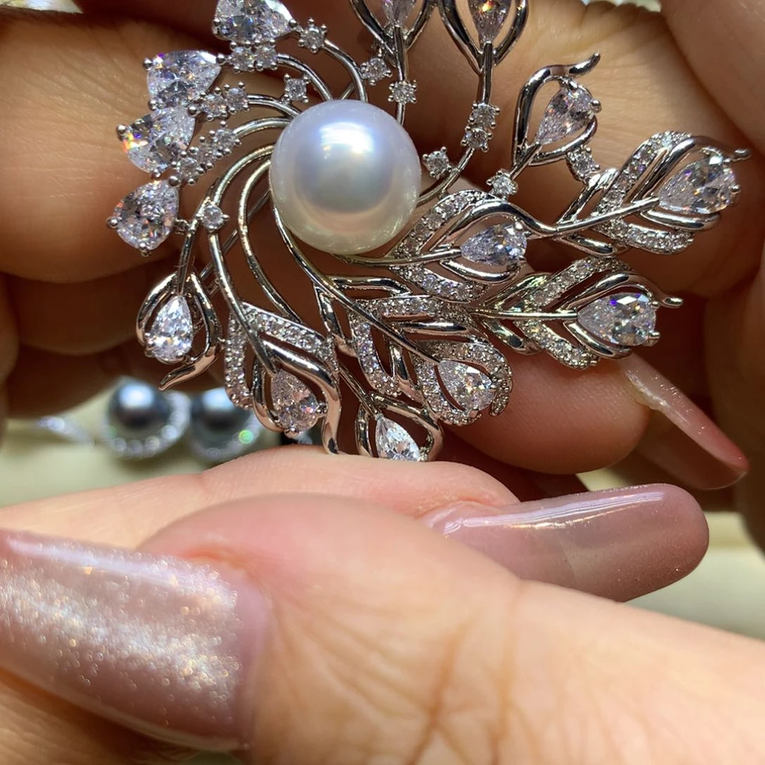 未镶嵌胸饰海水珍珠