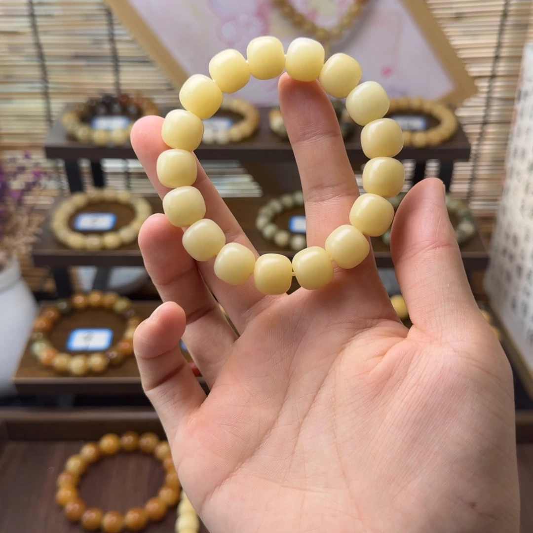 阿***Q吊坠菩提根/象牙果