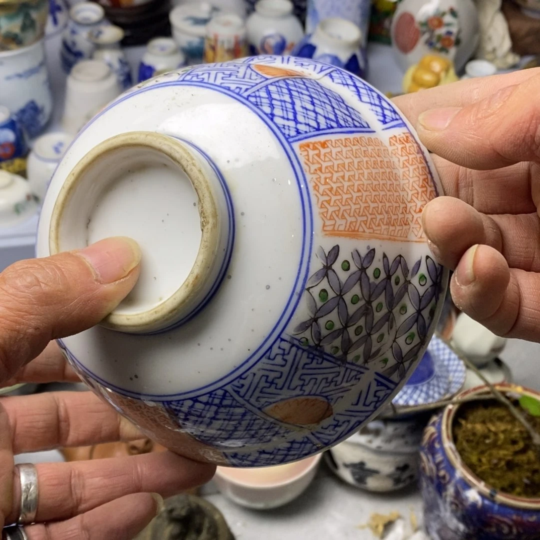 瓷片在这片大地和天空间相互 