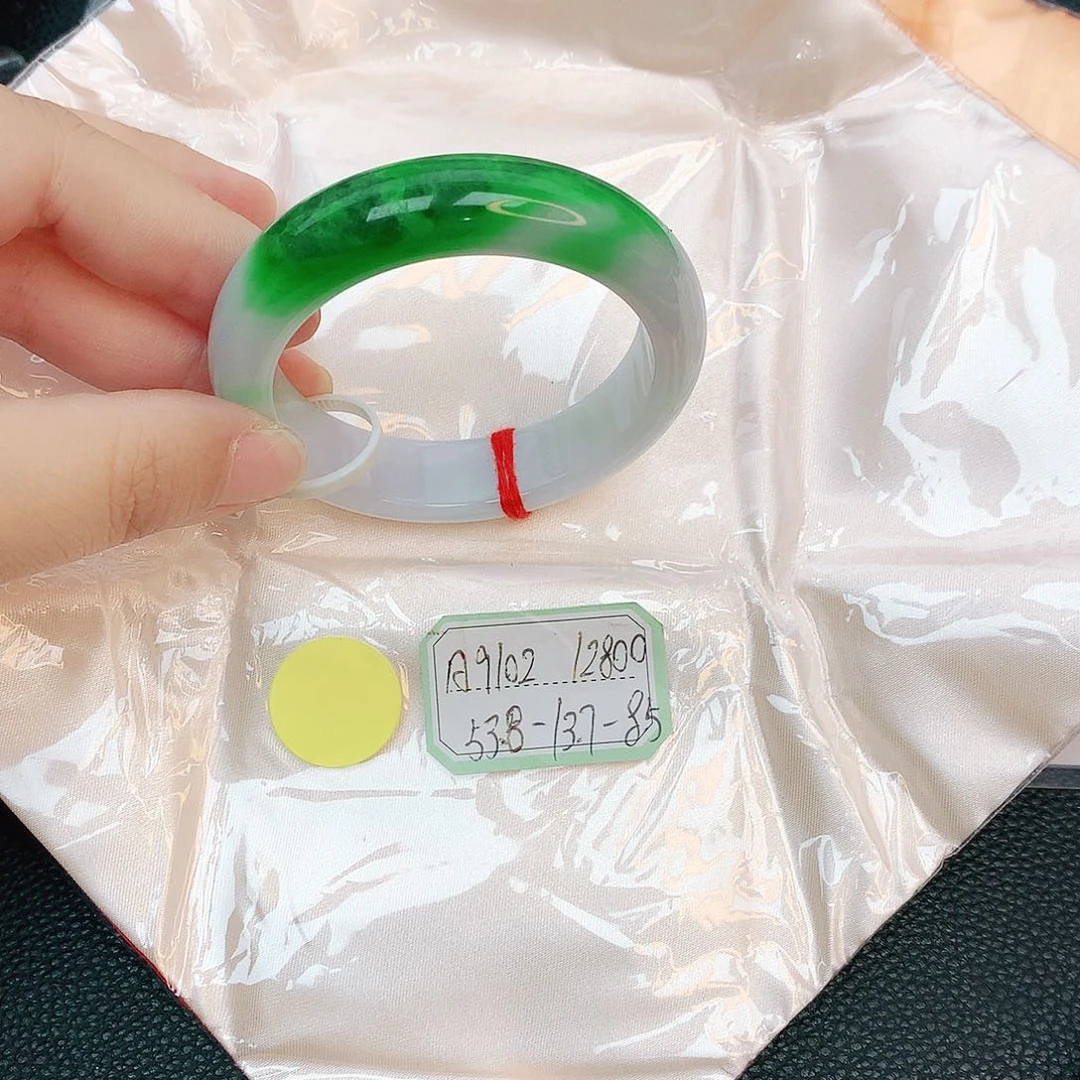翡翠手镯未镶嵌缅甸翡翠