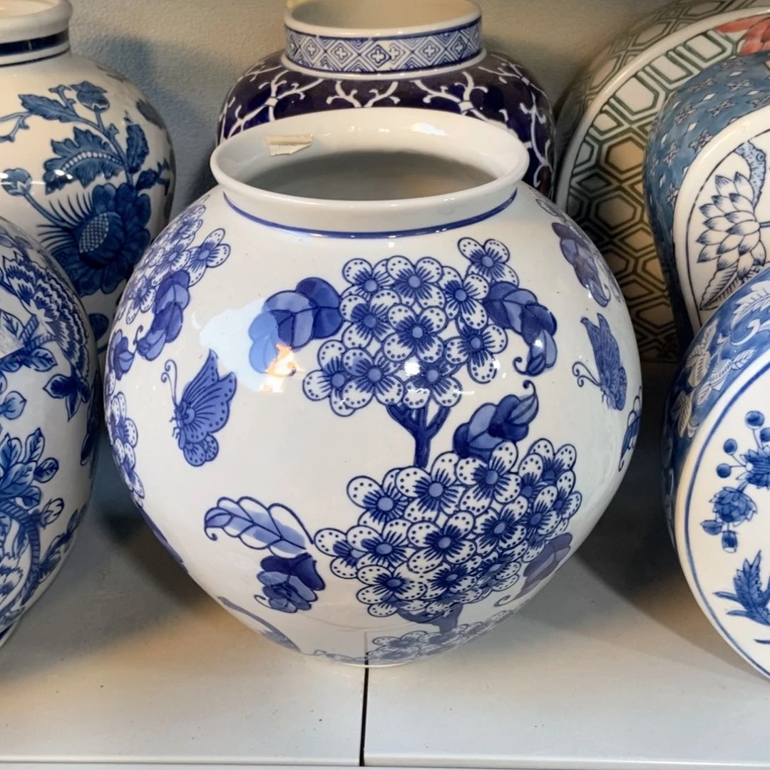 摆件花瓶手绘釉下彩