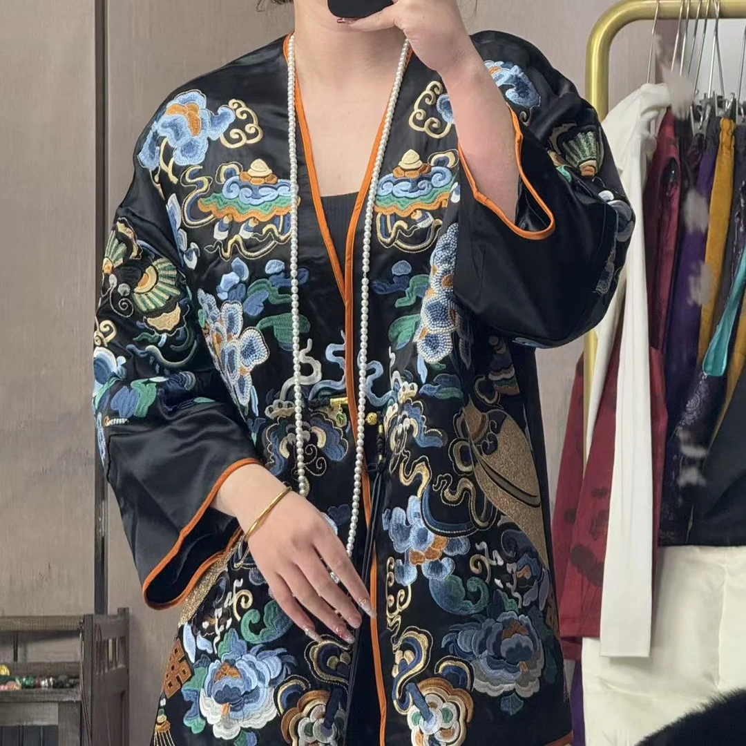 桑蚕丝重工刺绣款外套