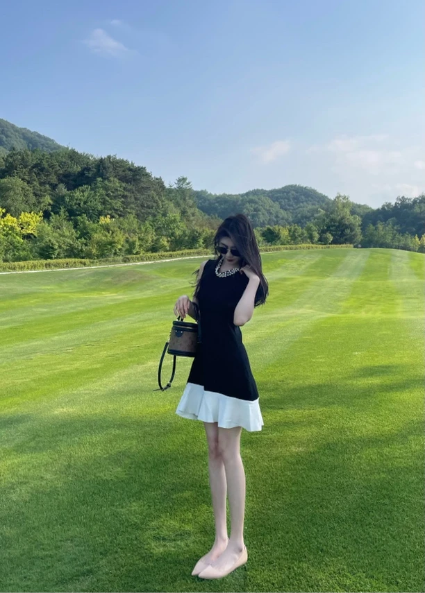 夏季黑色背心短款连衣裙手工订珠收腰显瘦气质时尚法式修身包臀