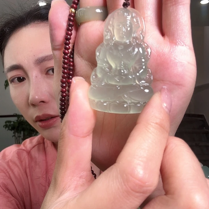 蕾***蕾蛇纹石玉足银镶嵌颈饰