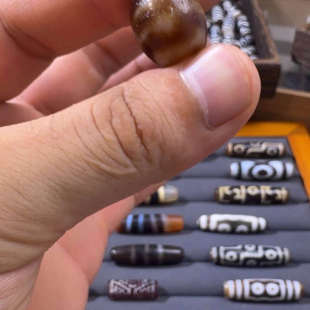 玛瑙/玉髓颈饰未镶嵌虎牙达洛