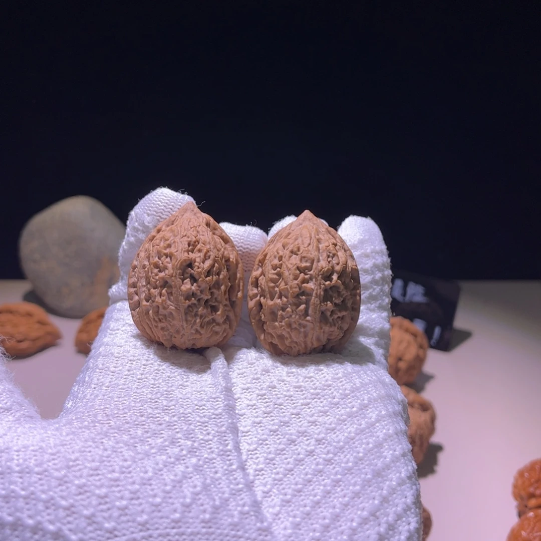 文玩核桃吊坠33野生鱼子纹