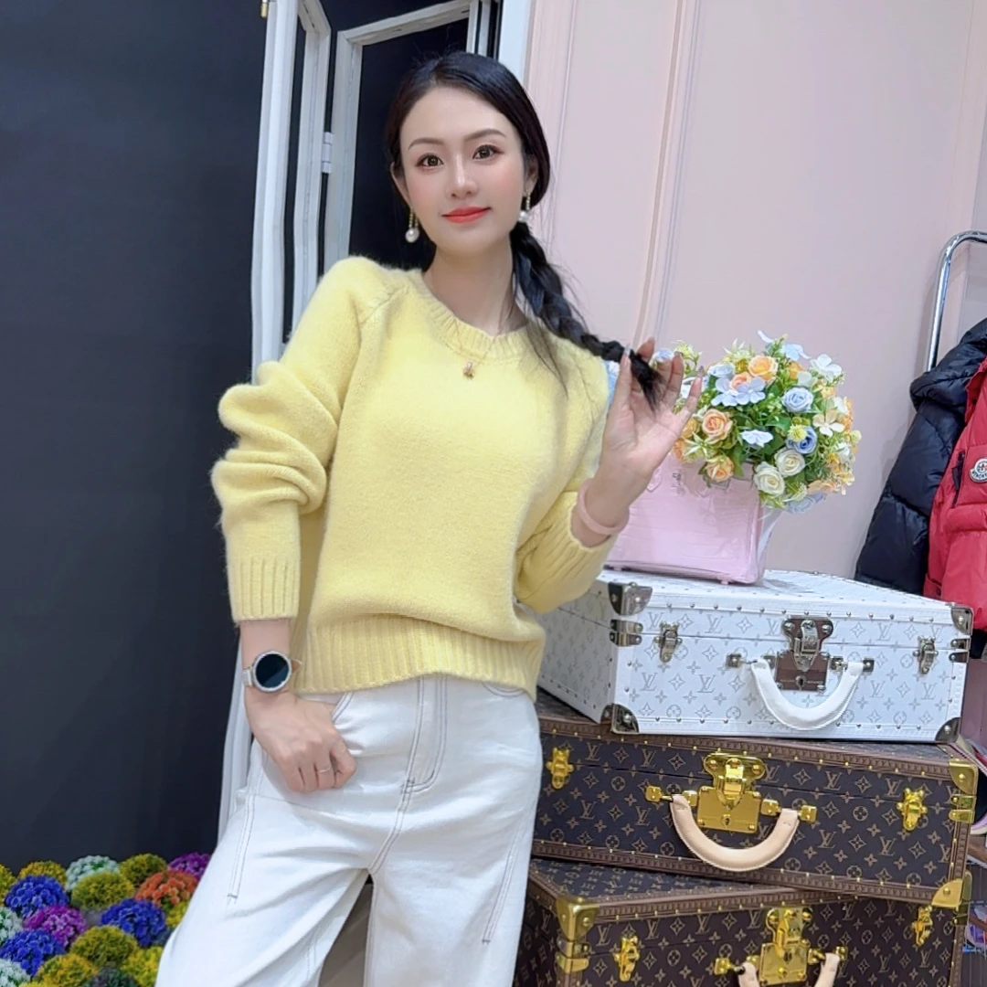 慵懒风圆领简约纯色毛衣女宽松2025秋冬韩版休闲百搭套头针织长袖