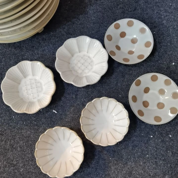瓷片微瑕料碟六个一组