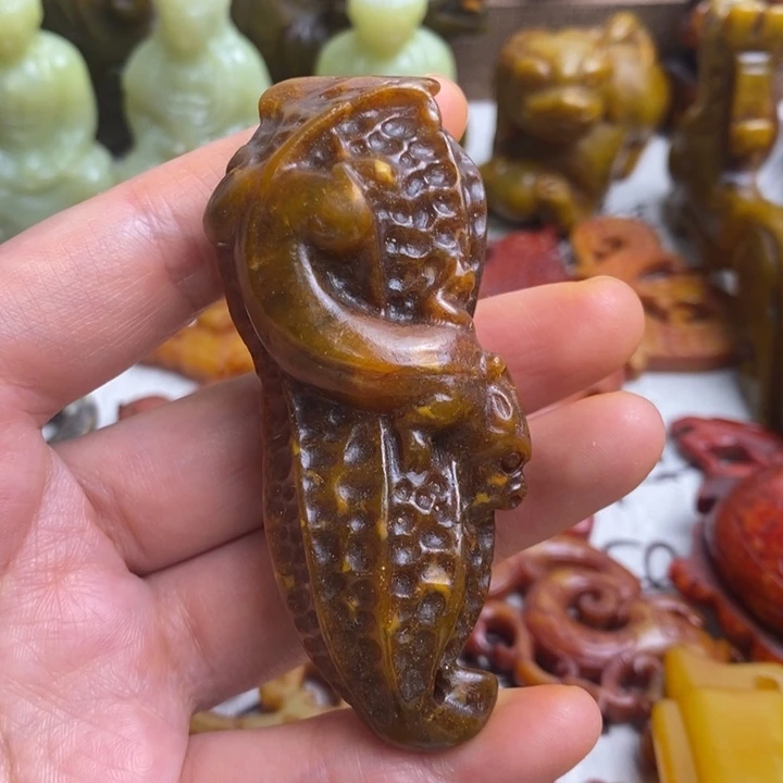 未镶嵌蛇纹石玉颈饰62