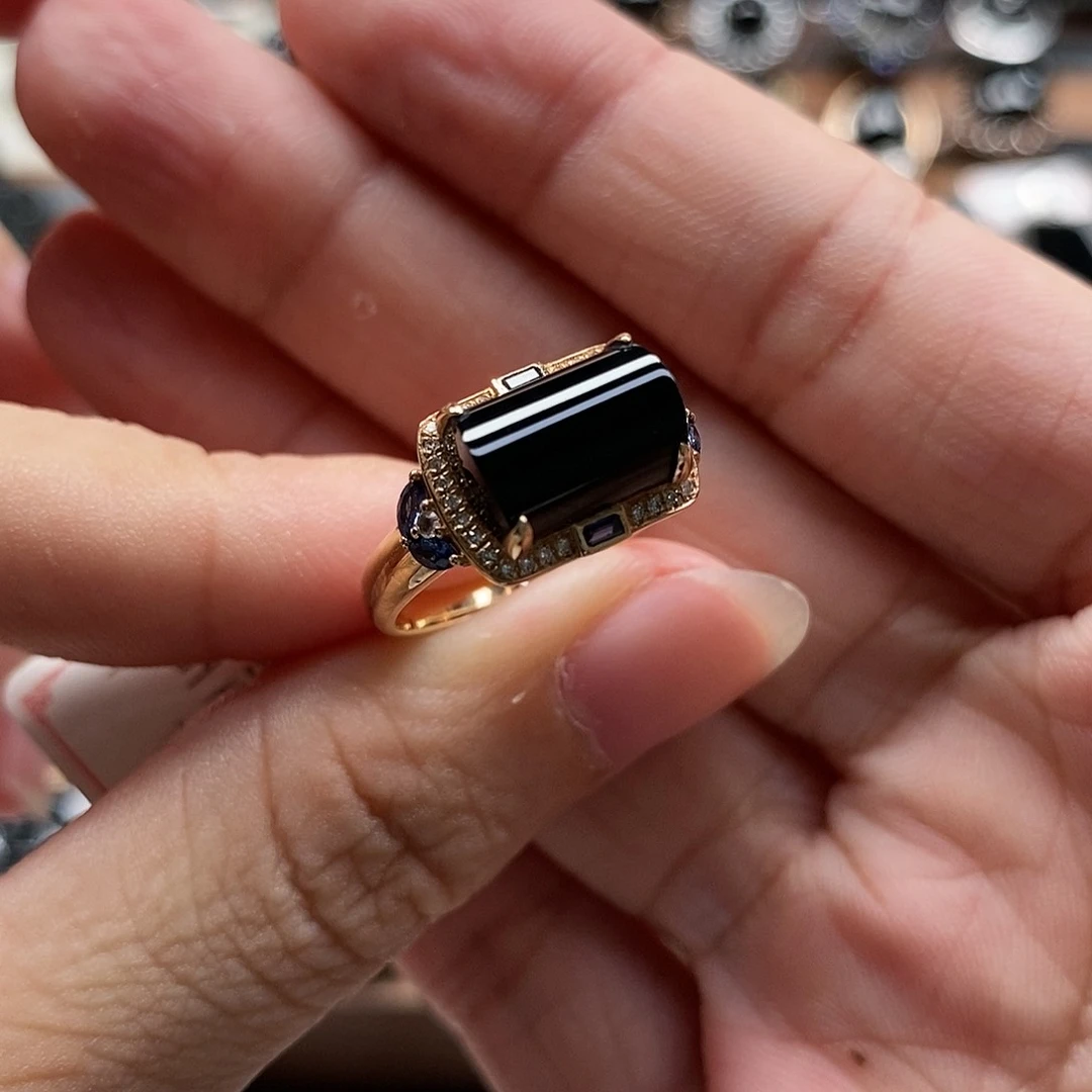 翡翠戒指18K金镶嵌墨翠