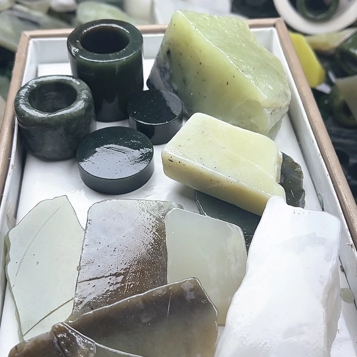 和田玉（糖玉）和田玉边角料9K金镶嵌唯****下