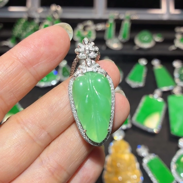 翡翠18K金镶嵌吊坠(不含链)翡翠