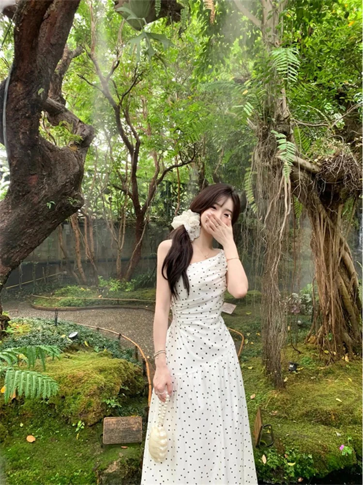 微胖法式波点吊带连衣裙气质设计感收腰