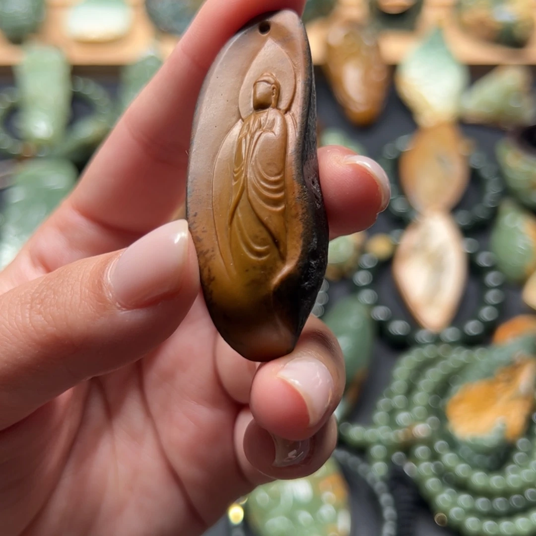 童***管岫岩河磨玉（透闪石质玉）未镶嵌颈饰