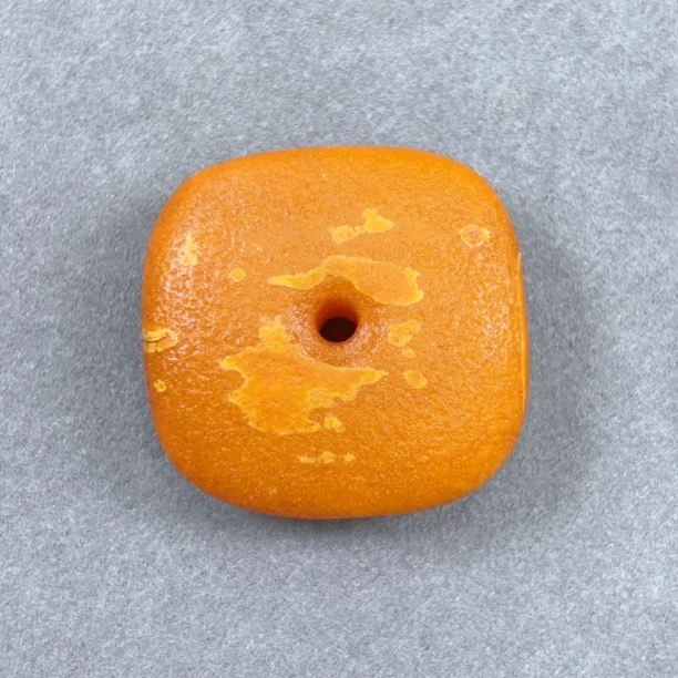 老花蜡蜜蜡藏扣饼子28×27×10（542号）