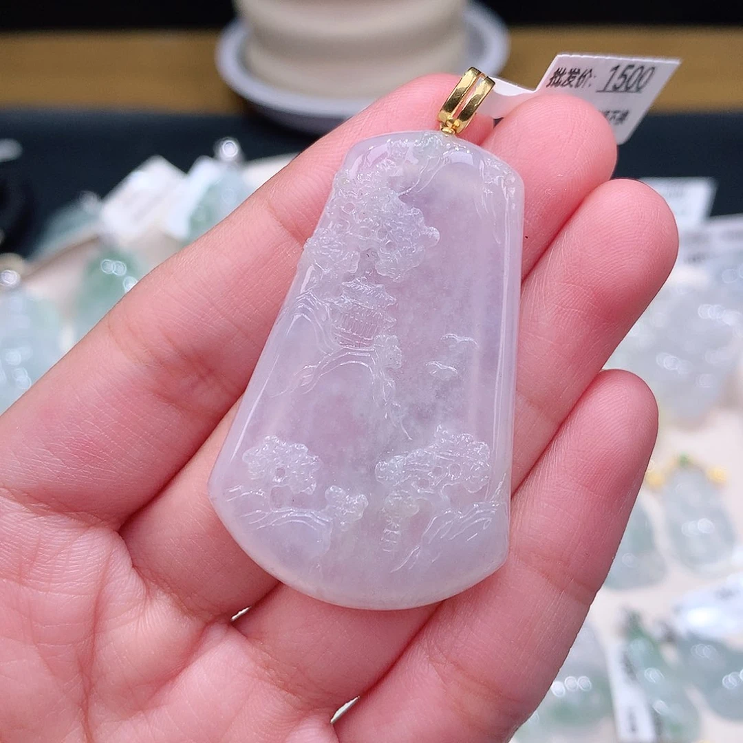 颈饰18K金镶嵌翡翠