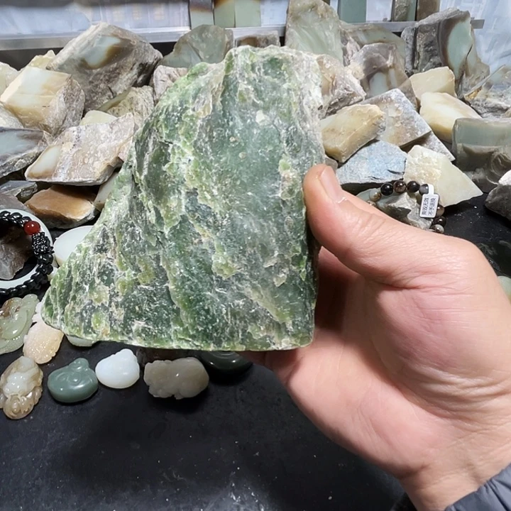 和田玉（糖玉）未镶嵌把件