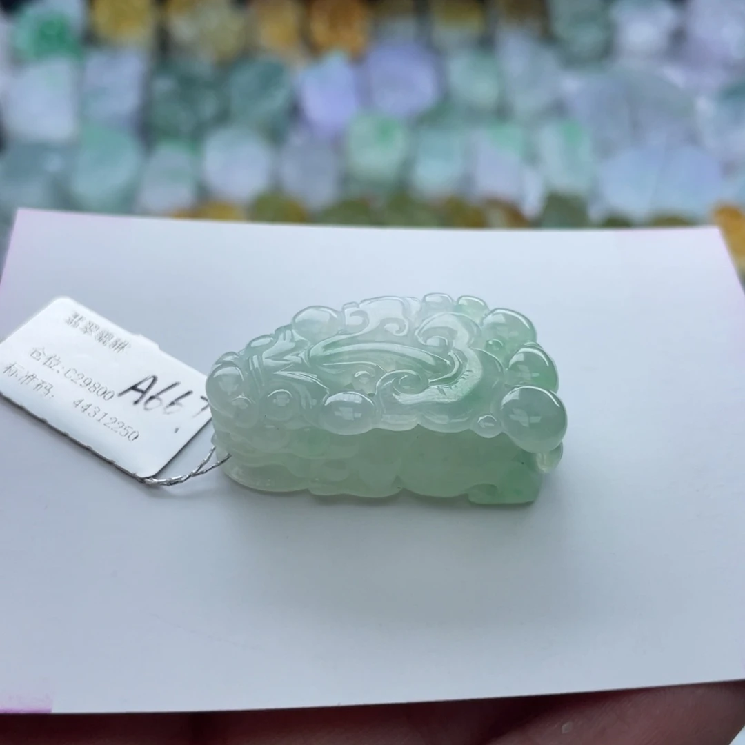 翡翠颈饰未镶嵌貔貅