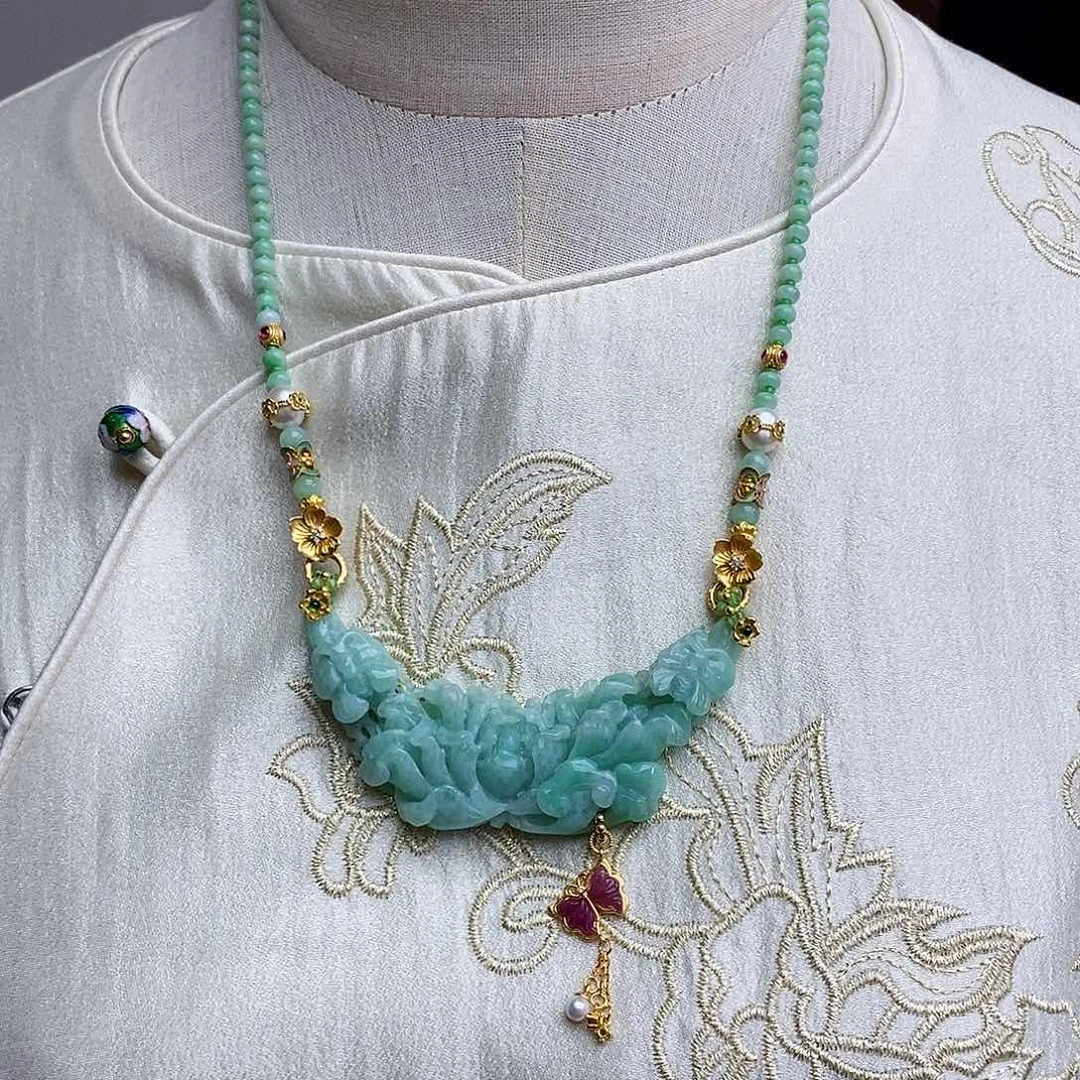 翡翠颈饰未镶嵌天然