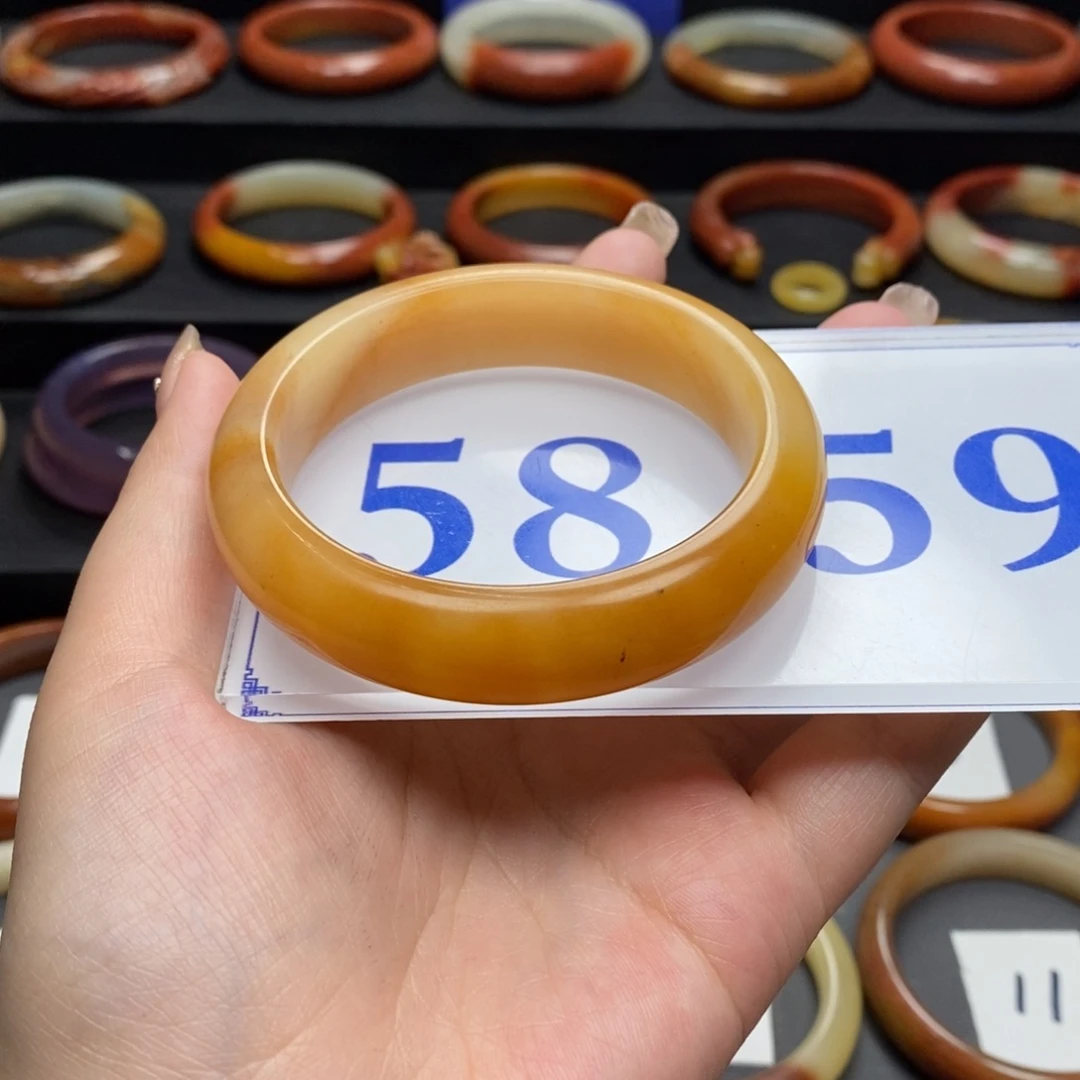 石英质玉（黄龙玉）手镯未镶嵌