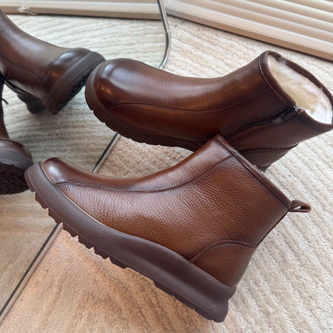 冬季时尚真皮加绒软底防滑保暖短靴女百搭厚底短筒靴子马丁靴