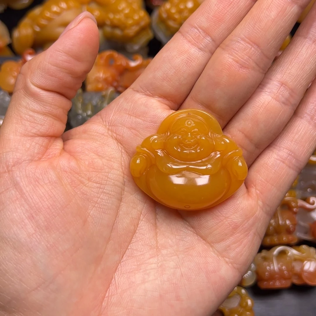 石英质玉（黄龙玉）未镶嵌颈饰