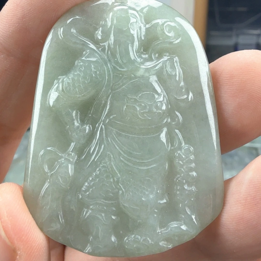 翡翠挂件未镶嵌翡翠