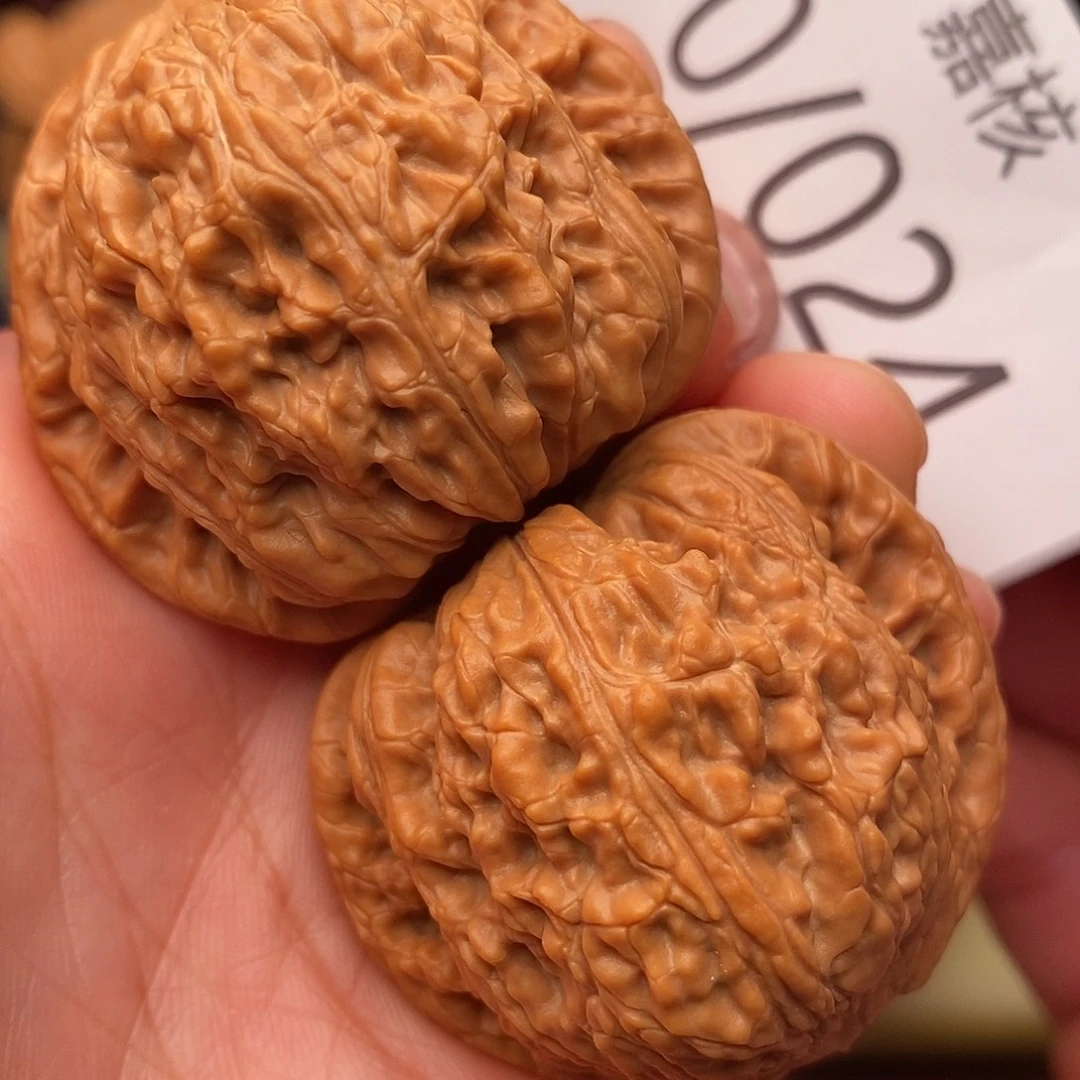 把件文玩核桃41.5绣球