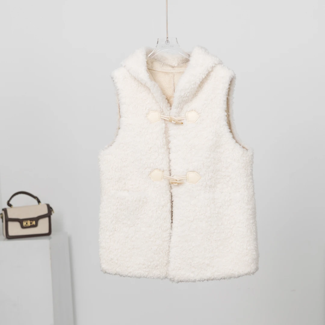 无印心匠A890-2 连帽牛角扣毛毛马甲冬季百搭女马夹秋冬k2218