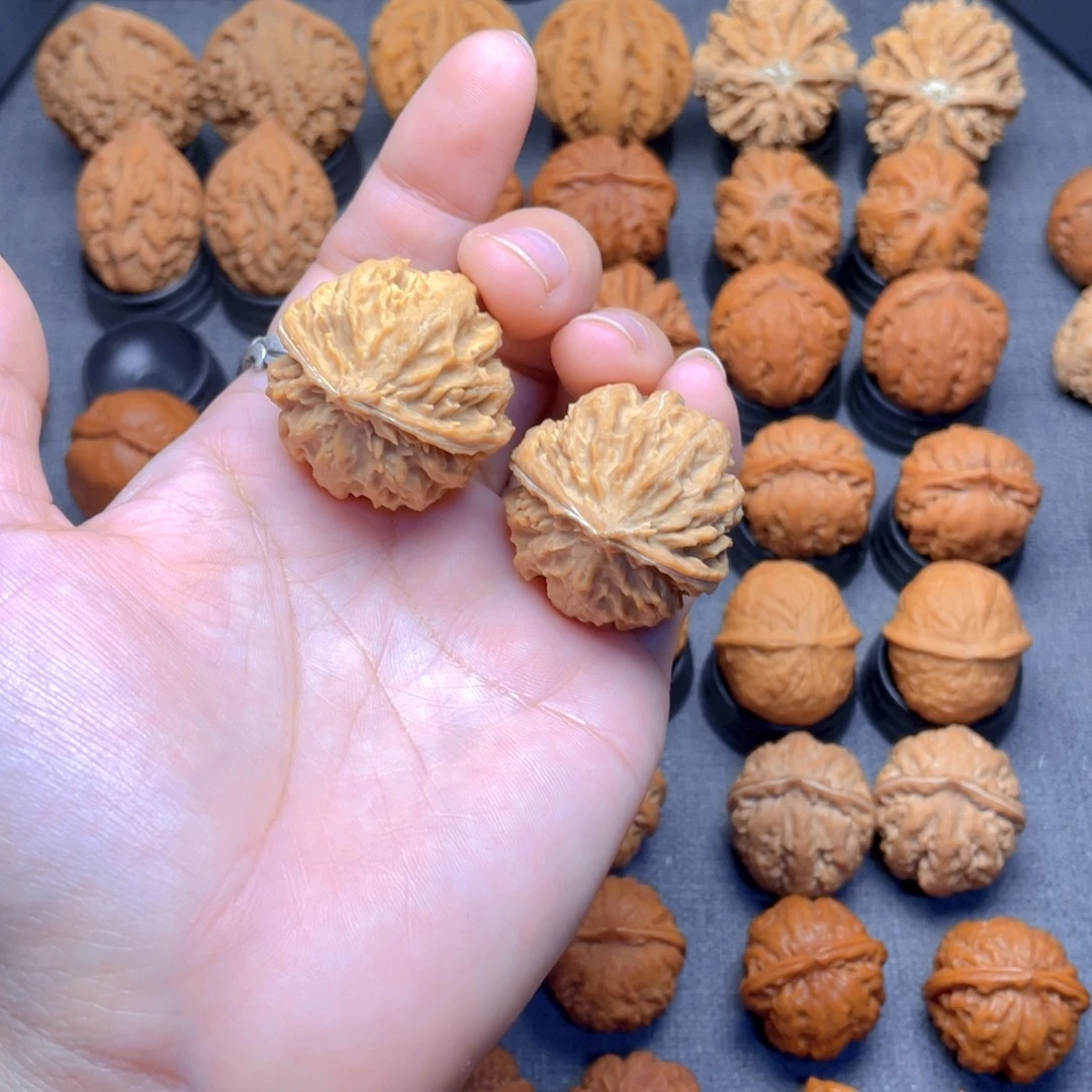 0***0核桃文玩把件野生虎魄