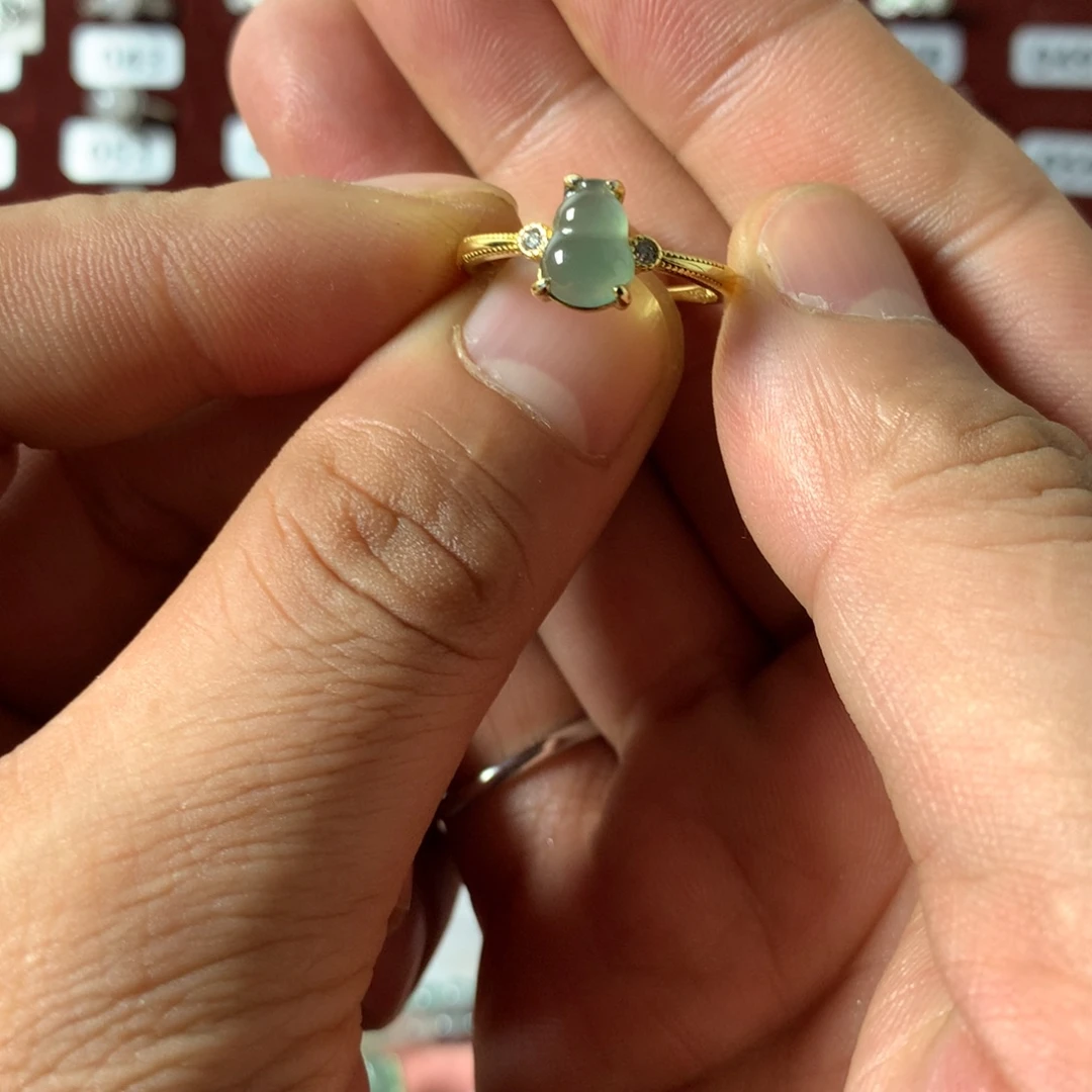 保***尔翡翠未镶嵌戒指008