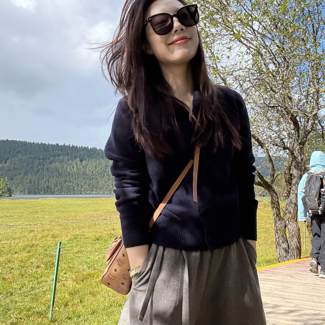 【梨花服饰】含毛Polo领藏蓝针织小衫