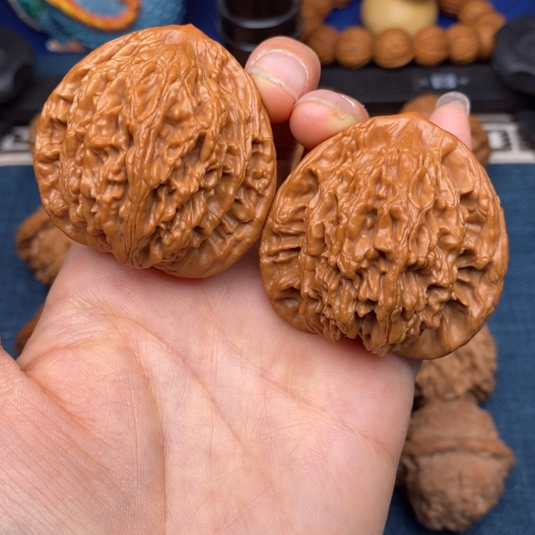 文玩核桃把件44老树原桩粗筋虎头，48克