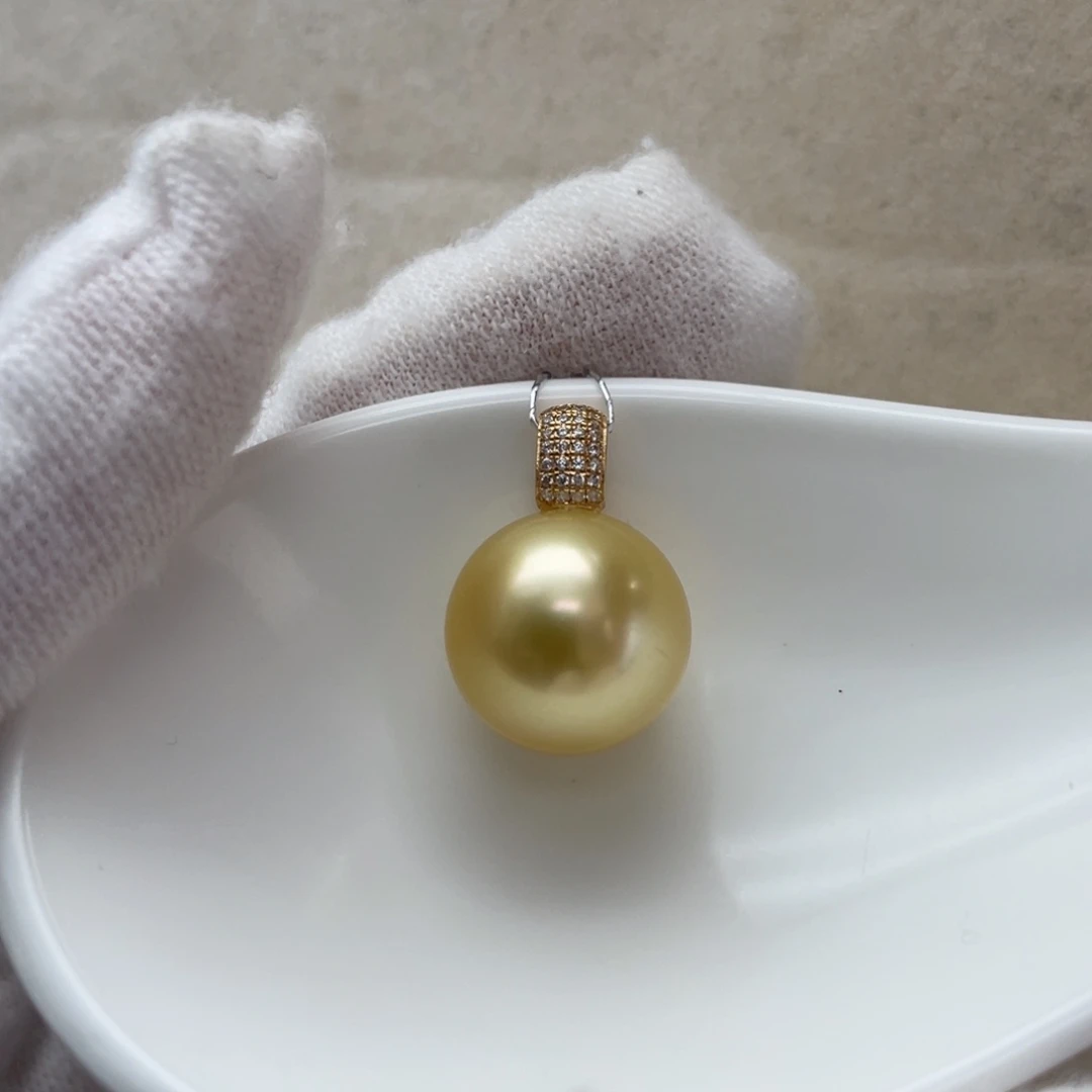 18K金镶嵌颈饰海水珍珠13mm