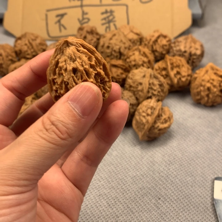 T***y文玩核桃吊坠异形单只