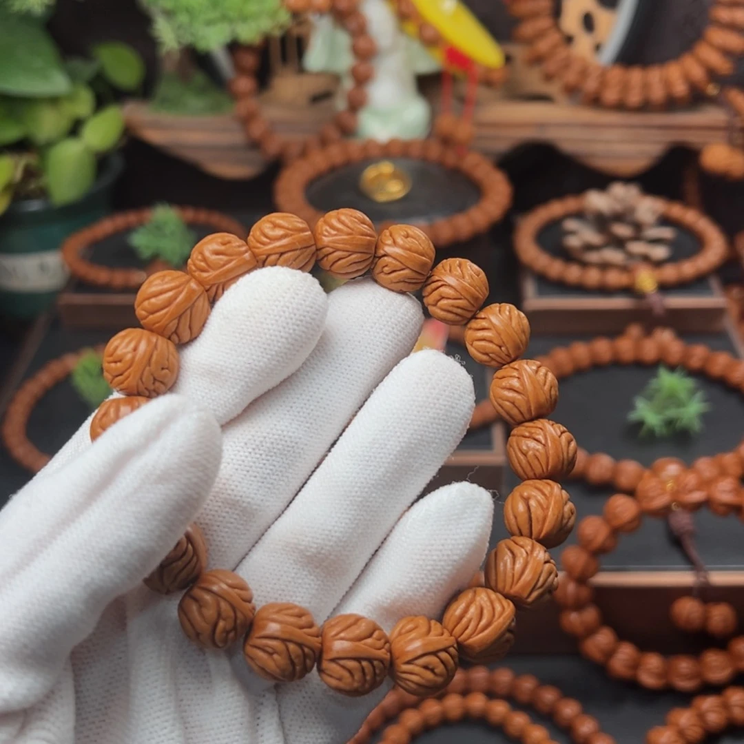 吊坠桃核1.4祥云手串