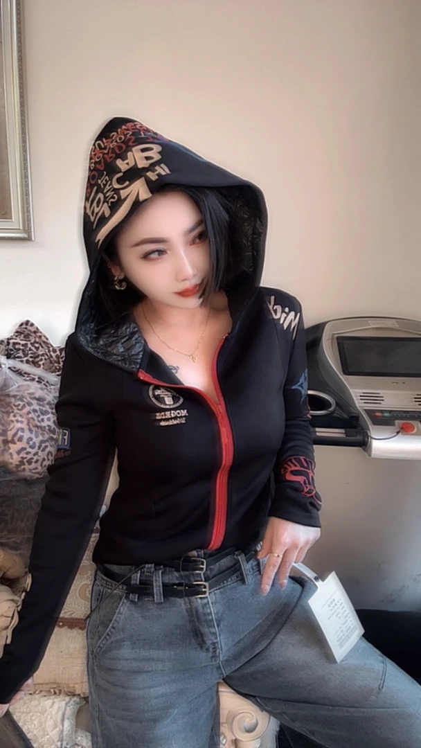 2025新款春季网红爆款彩绘连帽拉链卫衣短款小外套百搭