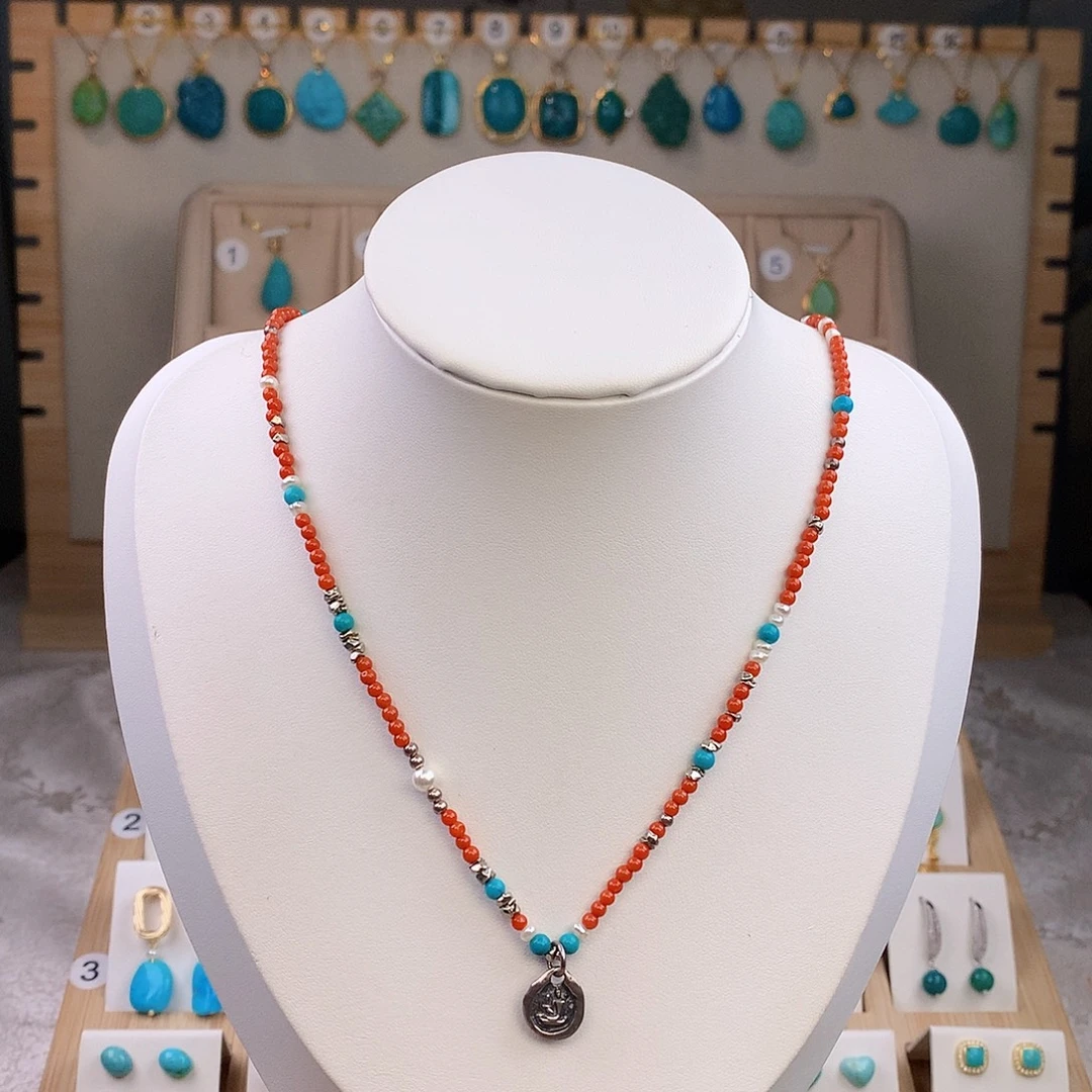 绿松石未镶嵌颈饰