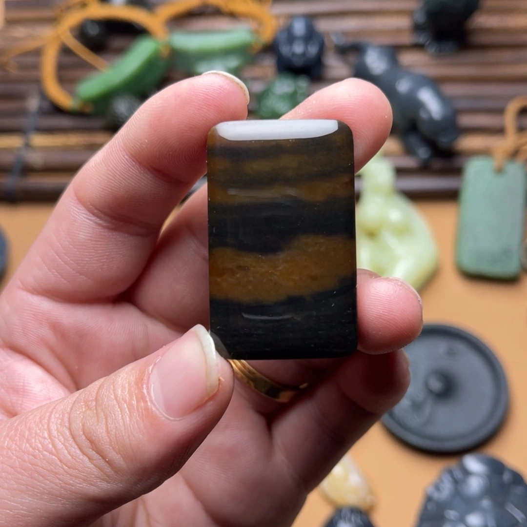 和田玉挂件未镶嵌十**筋