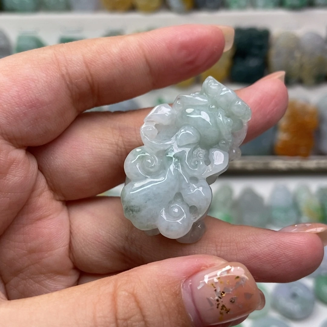 翡翠未镶嵌吊坠(赠链)
