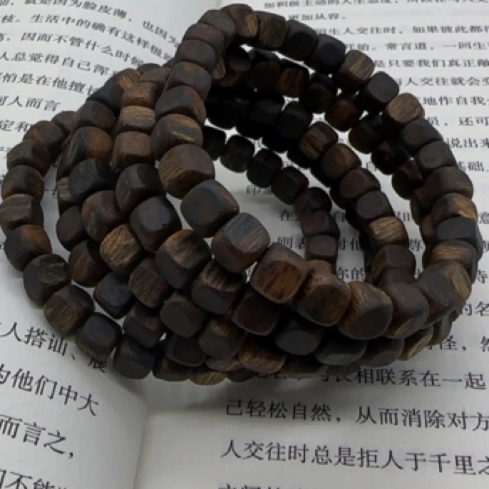 绿奇楠沉香方糖单圈99沉卡0.6，4克+多样性发一